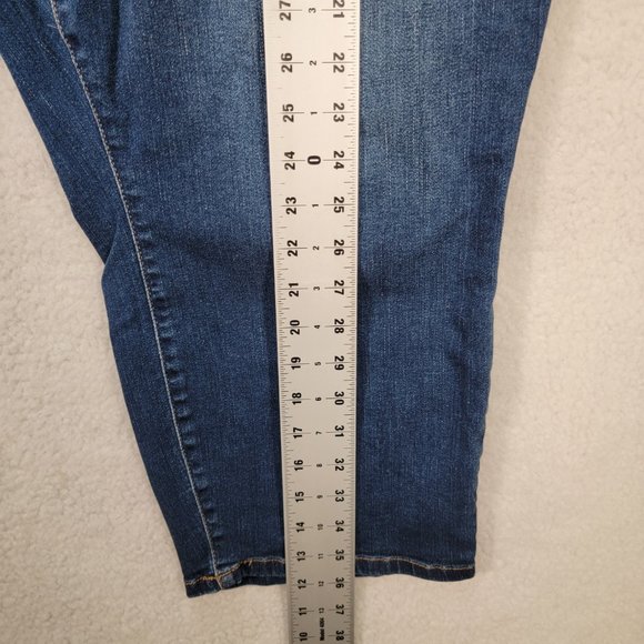 Torrid Plus Size Dark Blue Denim Stretch Mid Rise Cropped Straight Jeans - Picture 9 of 15